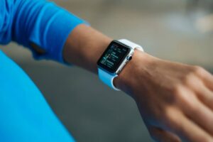Read more about the article Apple launches new smart watch for tech savy